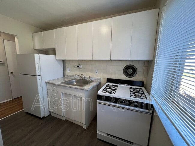 9111 Olive Blvd in St. Louis, MO - Building Photo - Building Photo