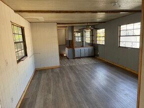 28 Rose St in New Martinsville, WV - Building Photo - Building Photo