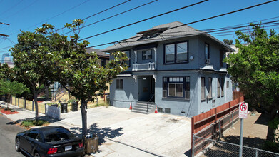 1978 Bonsallo Ave in Los Angeles, CA - Building Photo - Building Photo