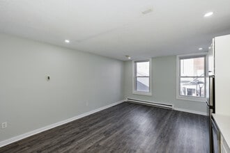 New Park on the Grid in Worcester, MA - Foto de edificio - Interior Photo