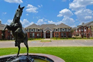 Sunset Pointe Apartments in Fort Worth, TX - Building Photo