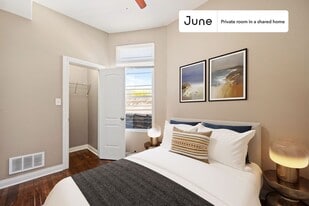 Room in Shared 3 bed/1 bath home in Chicago, IL - Building Photo