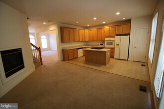 8316 Dockray Ct in Lorton, VA - Building Photo - Building Photo