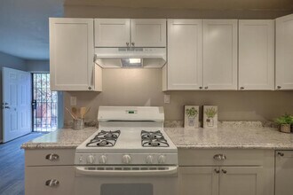 2801 Vail Ave SE, Unit 232 in Albuquerque, NM - Building Photo - Building Photo