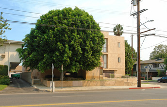 5304 Kester Ave in Sherman Oaks, CA - Building Photo - Building Photo