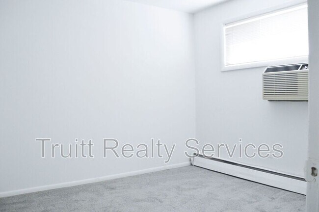 3301 C St SE in Washington, DC - Building Photo - Building Photo