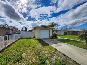 4211 W Dorothea Ave in Visalia, CA - Building Photo - Building Photo