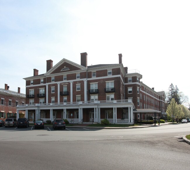 6 Main St