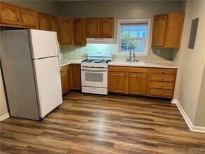 28 Mcharrie St in Baldwinsville, NY - Building Photo - Building Photo