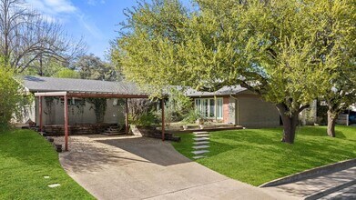 2212 East Side Dr in Austin, TX - Building Photo - Building Photo