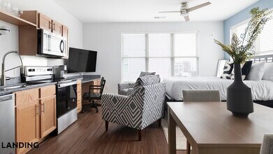 302 13th St S, Unit PH702 in Birmingham, AL - Building Photo - Building Photo