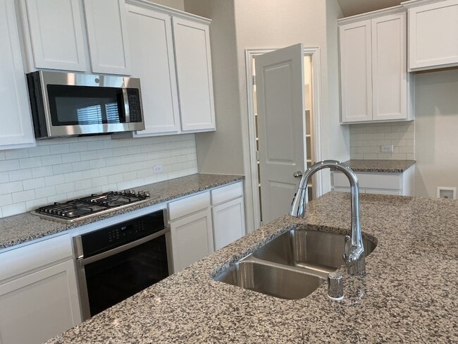 10012 Boswell Dr in Frisco, TX - Foto de edificio - Building Photo