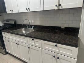 115 Fairview Ave in Jersey City, NJ - Building Photo