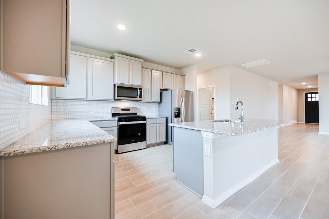 8311 Calico Pennant Wy in Fulshear, TX - Building Photo