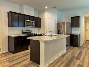 12210 Deep Stream Ln in Houston, TX - Building Photo - Building Photo