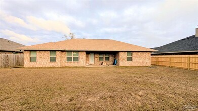 5693 Old Stone Blvd in Milton, FL - Building Photo - Building Photo