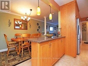 1602 Coram Crescent in Mississauga, ON - Building Photo - Building Photo