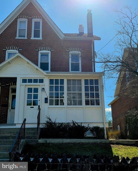 property at 524 Washington St