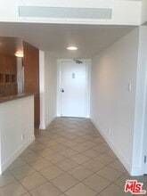 4267 Marina City Dr in Marina Del Rey, CA - Foto de edificio - Building Photo