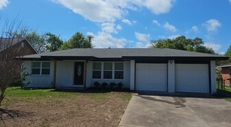 2228 Eriksson St in La Marque, TX - Building Photo