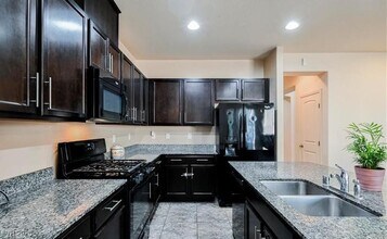 5744 Clear Haven Ln in North Las Vegas, NV - Building Photo - Building Photo