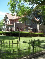 305 Oregon Ave, Unit 3 in West Dundee, IL - Building Photo