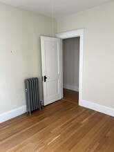 132 E Elm Ave, Unit 2 in Quincy, MA - Foto de edificio - Building Photo