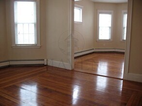 835 Fellsway, Unit 1 in Medford, MA - Foto de edificio - Building Photo