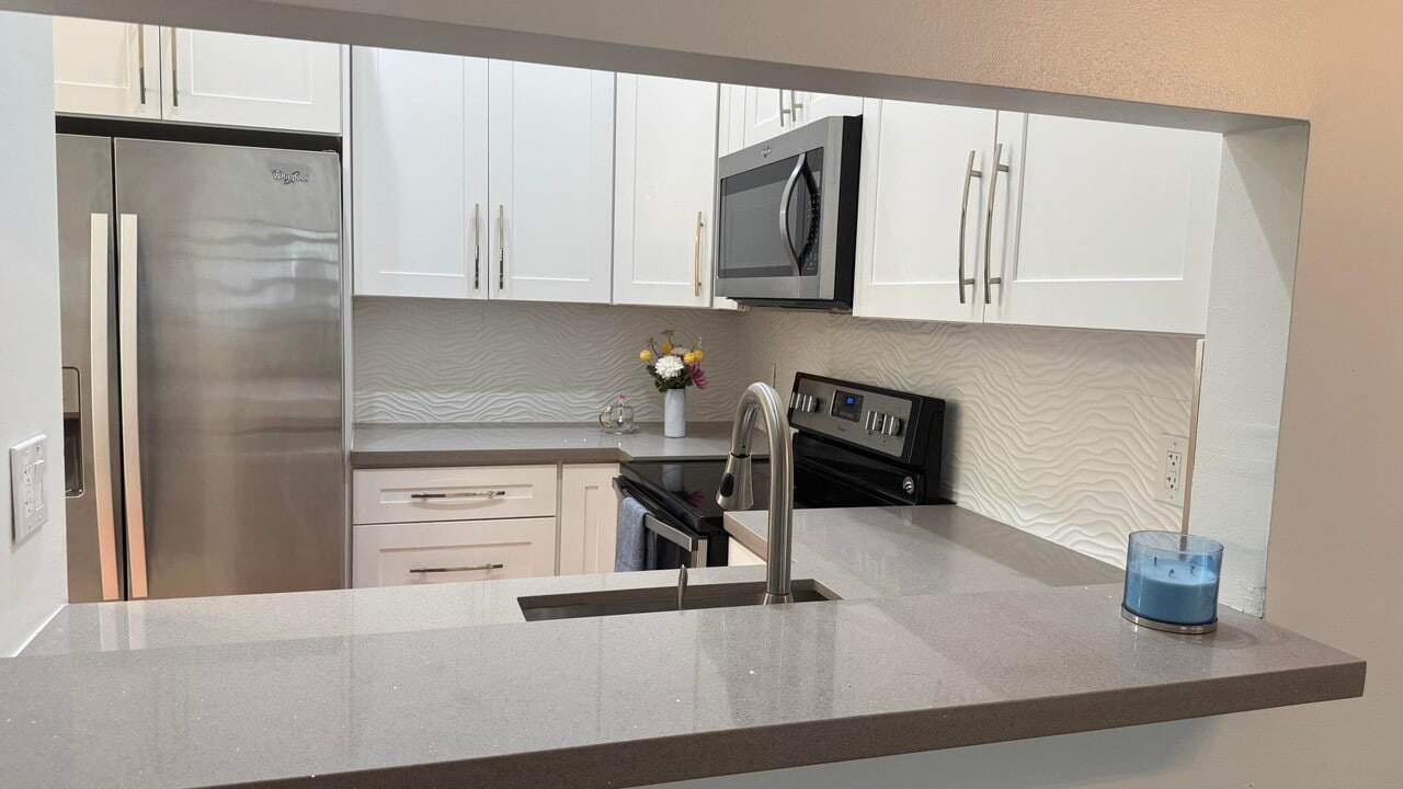 5438 Verona Dr in Boynton Beach, FL - Building Photo