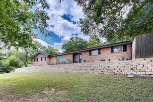 1304 Loma Dr in Austin, TX - Building Photo