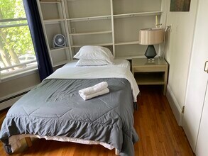 1000 Memorial Dr, Unit #2-f in Cambridge, MA - Building Photo - Building Photo