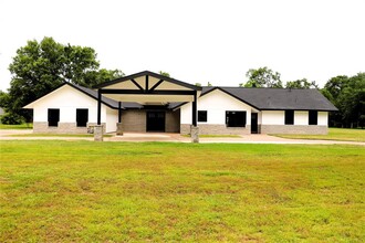 2708 Sams Dr in Seabrook, TX - Building Photo - Building Photo