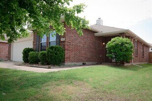 590 Arthur Dr in Lavon, TX - Building Photo