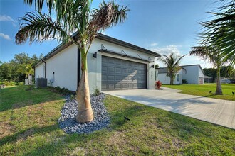 24510 SW Kingsway Cir in Punta Gorda, FL - Building Photo - Building Photo