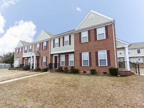 Chestnut Square in Newport News, VA - Building Photo - Building Photo