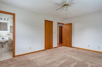 3241 Shadowridge Dr SW in Marietta, GA - Building Photo - Building Photo