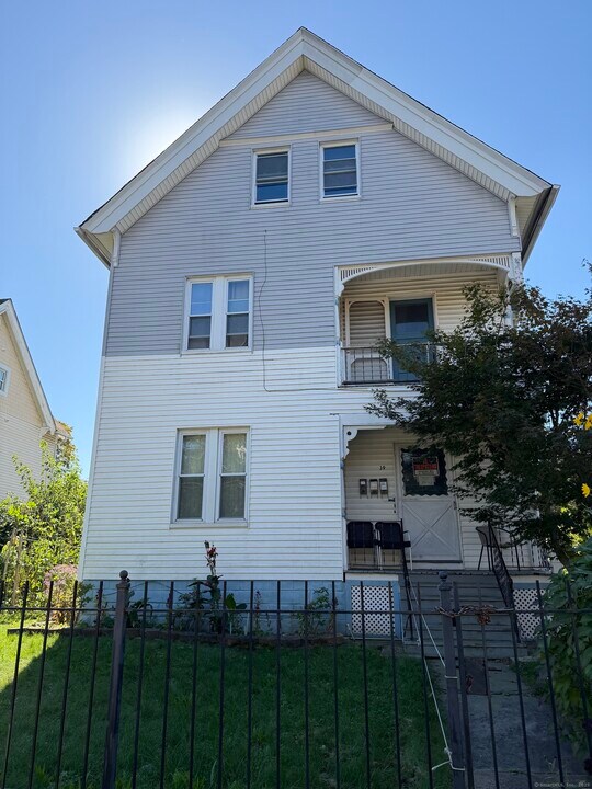 39 Annawan St in Hartford, CT - Building Photo