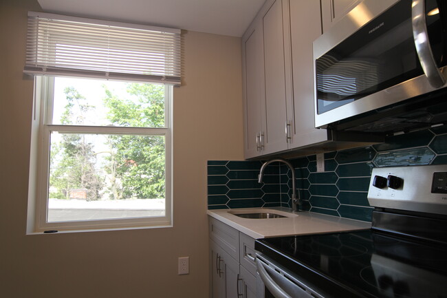 3945 Baring St, Unit 2nd Floor - B in Philadelphia, PA - Building Photo - Building Photo