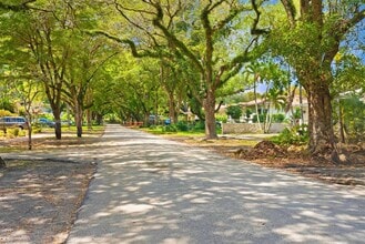 649 Santander Ave in Coral Gables, FL - Building Photo - Building Photo