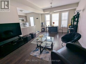 231-2355 SHEPPARD Ave in Toronto, ON - Building Photo - Building Photo