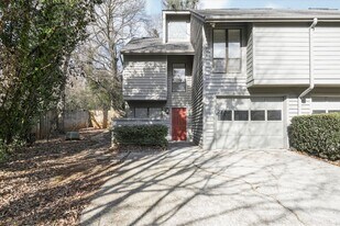 1126 Creatwood Pl in Smyrna, GA - Building Photo