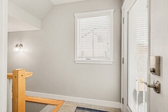 170 Anna Ave in Ottawa, ON - Foto de edificio - Building Photo