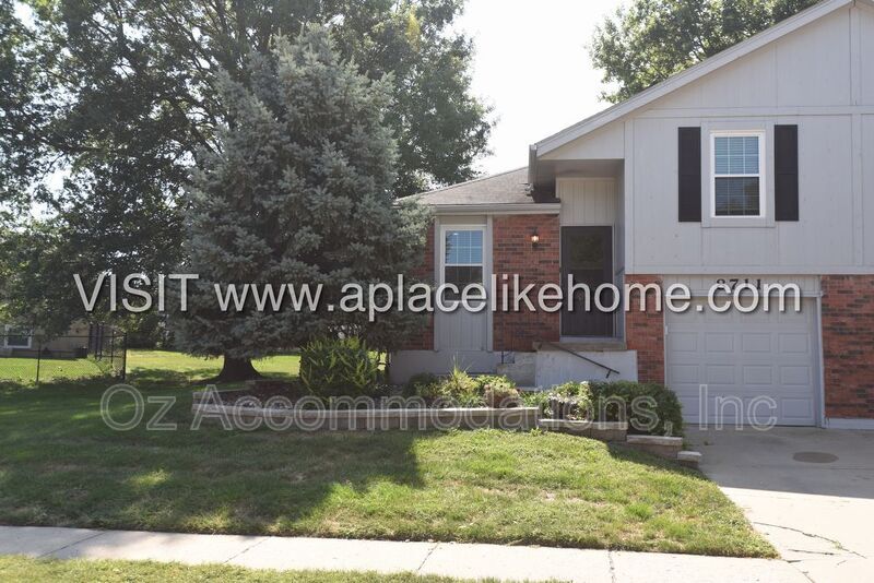 8711 N Hull Ave in Kansas City, MO - Building Photo