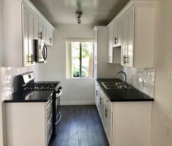 Shamrock Apartments in Downey, CA - Building Photo