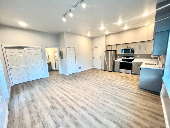 2330 Yakima Ct in Tacoma, WA - Building Photo - Building Photo