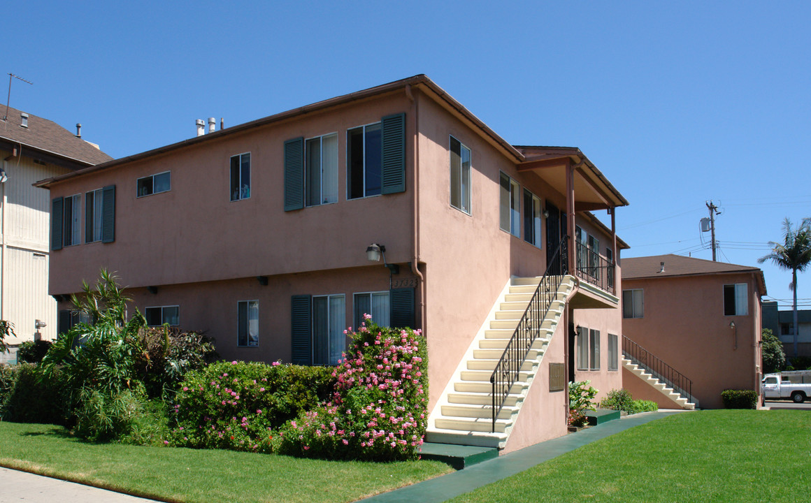 3732-3738 S Sepulveda Blvd in Los Angeles, CA - Building Photo