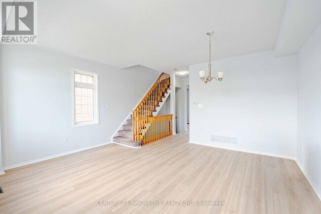 7035 Rexwood Rd in Mississauga, ON - Building Photo - Building Photo