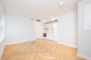 12 Commonwealth Ave in Boston, MA - Building Photo