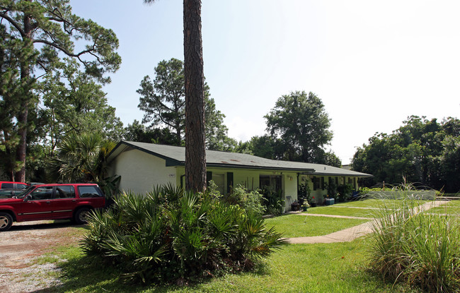 546-548 Cove Dr in Fort Walton Beach, FL - Building Photo - Building Photo