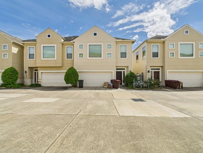 3805 Center Plaza Dr in Houston, TX - Building Photo - Building Photo